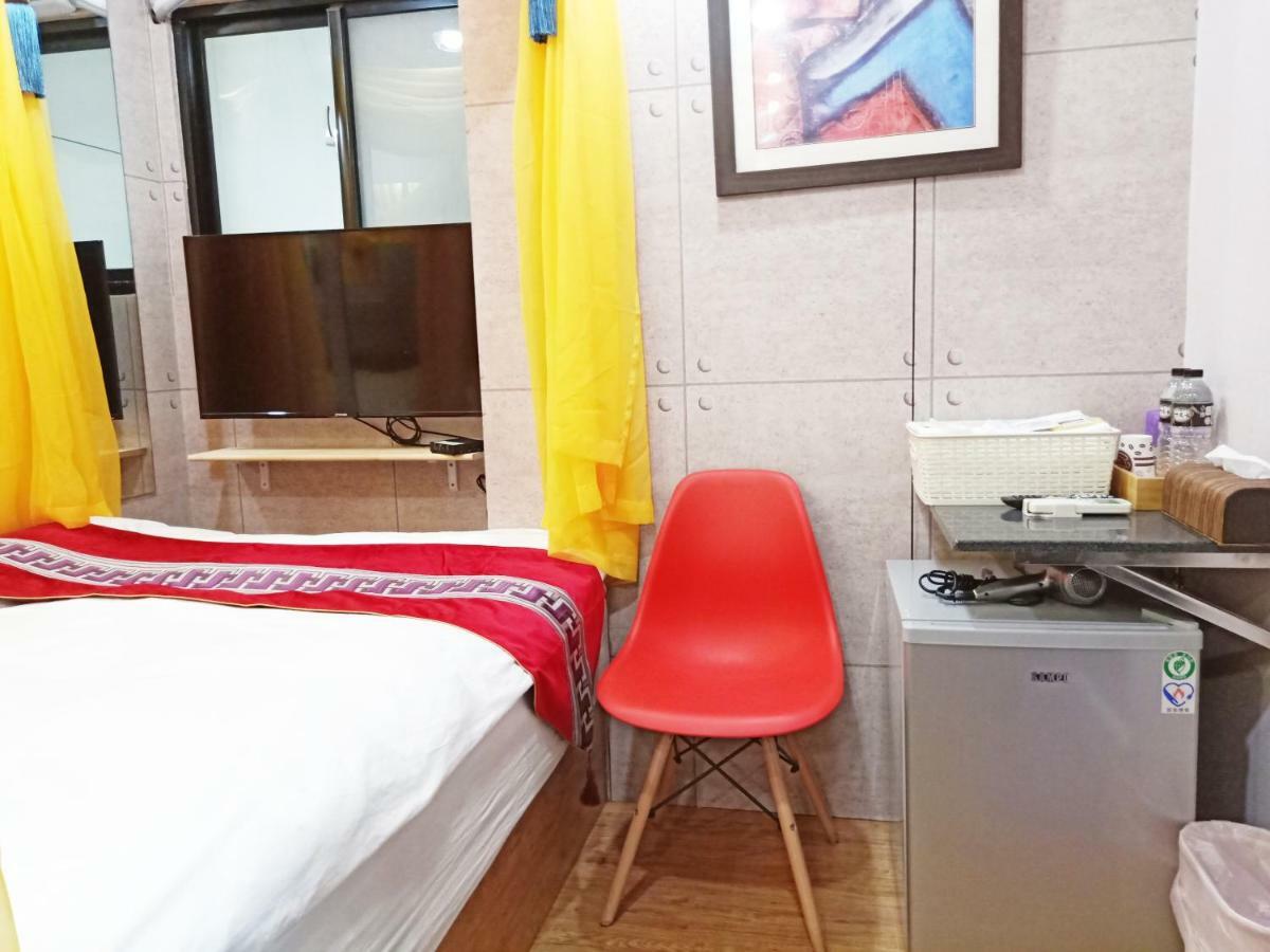 Woju Homestay Ταϊνάν Εξωτερικό φωτογραφία